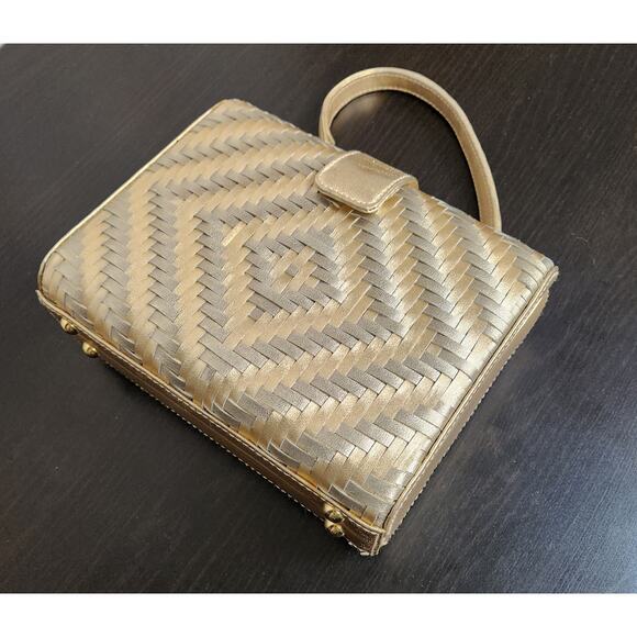 Gold Coast Gold/Metalic Woven Leather Design - Picture 7 of 10